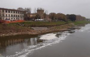 Scopri di più sull'articolo A Firenze sono tornate le schiume sull’Arno, ecco perché si formano