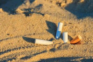 Scopri di più sull'articolo La Spagna obbligherà i produttori di sigarette ad occuparsi della raccolta e dello smaltimento dei mozziconi