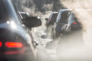 Scopri di più sull'articolo Freniamo le auto: le polveri sottili causate anche dal traffico uccidono 300mila europei ogni anno