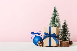 Scopri di più sull'articolo Crea scatoline regalo per i tuoi pensieri di Natale con carta e un pizzico di manualità