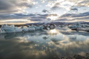 Scopri di più sull'articolo La metà dei ghiacciai potrebbe scomparire entro il 2100, lo afferma un nuovo studio