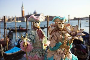 Scopri di più sull'articolo Il Carnevale è plastic free: a Venezia sono stati vietati i coriandoli e le stelle filanti fatti di plastica