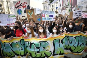 Scopri di più sull'articolo Global Climate Strike 2023: quando la rabbia degli attivisti di Fridays for Future è “energia rinnovabile”