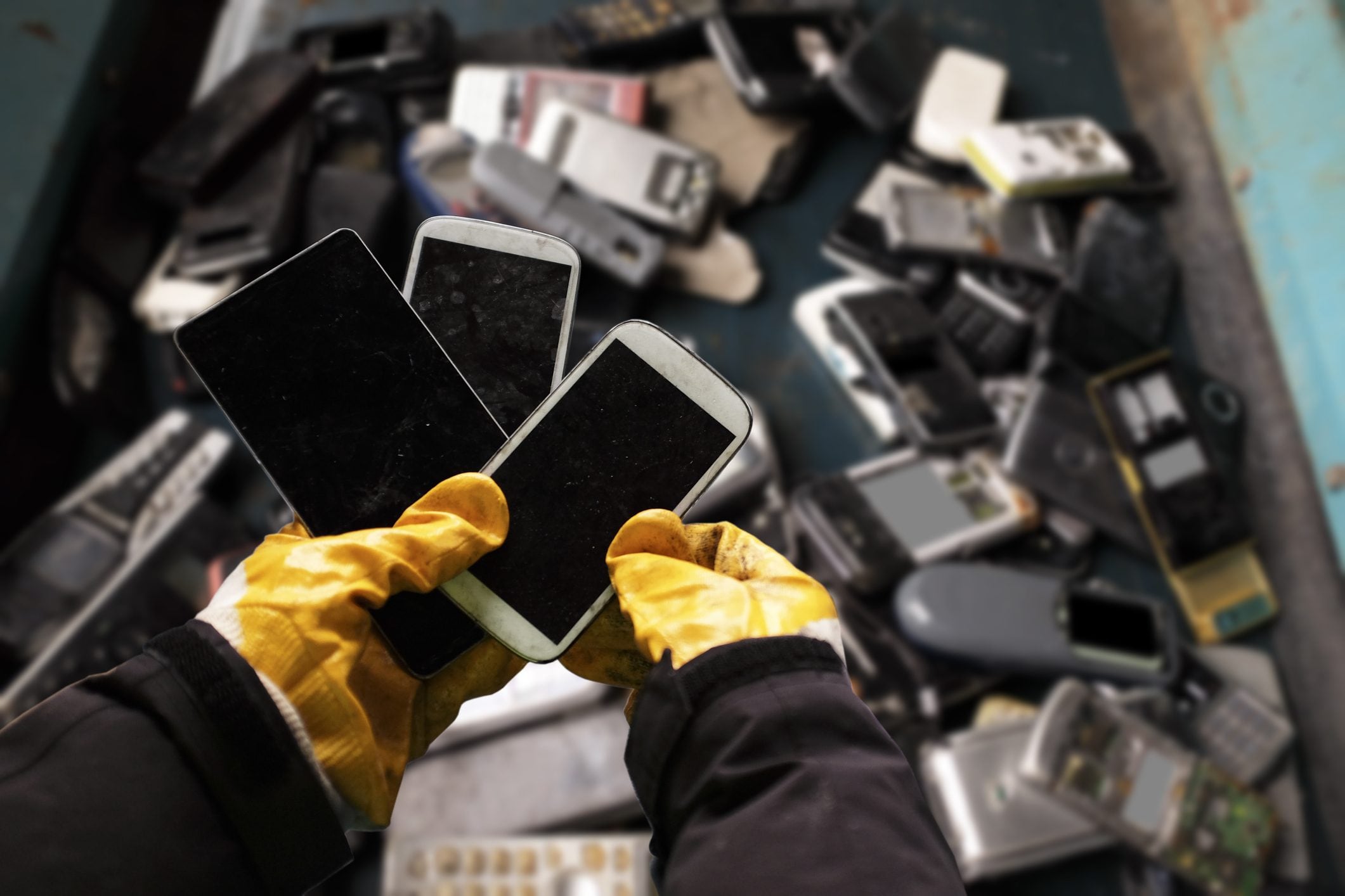 Scopri di più sull'articolo L’obsolescenza programmata: un pericolo invisibile per l’ambiente (e per la società)