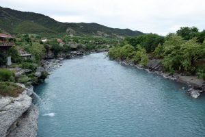 Scopri di più sull'articolo Albania, il Vjosa è il primo parco nazionale fluviale selvaggio in Europa (e un po’ c’entra anche Di Caprio)