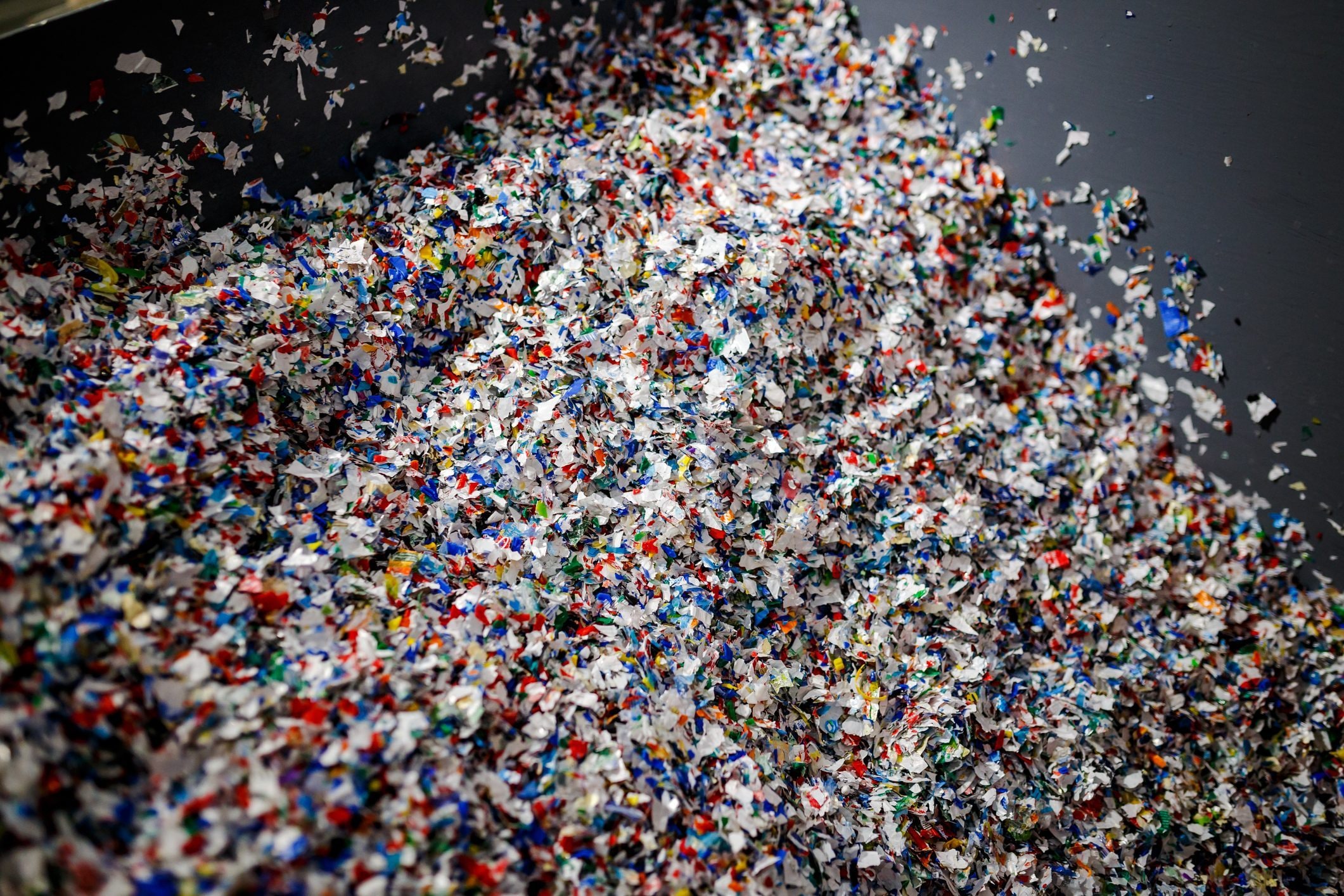 Scopri di più sull'articolo Microplastiche: cosa sono, dove si trovano e quante ne ingerisci
