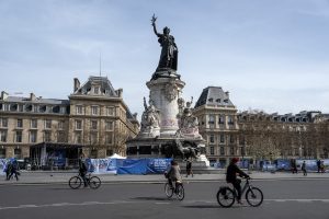 Scopri di più sull'articolo Referendum storico a Parigi: i cittadini della capitale francese sono contrari all’uso del monopattino in città