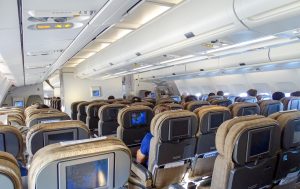 Scopri di più sull'articolo Viaggia Leggero: sai cosa sono le etichette sulle prestazioni ambientali dei voli?