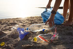 Scopri di più sull'articolo Le spiagge italiane sono ricoperte di spazzatura: quasi 1000 rifiuti abbandonati ogni 100 metri