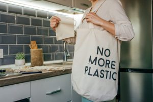 Scopri di più sull'articolo Semplici abitudini per una vita senza plastica: 6 consigli pratici