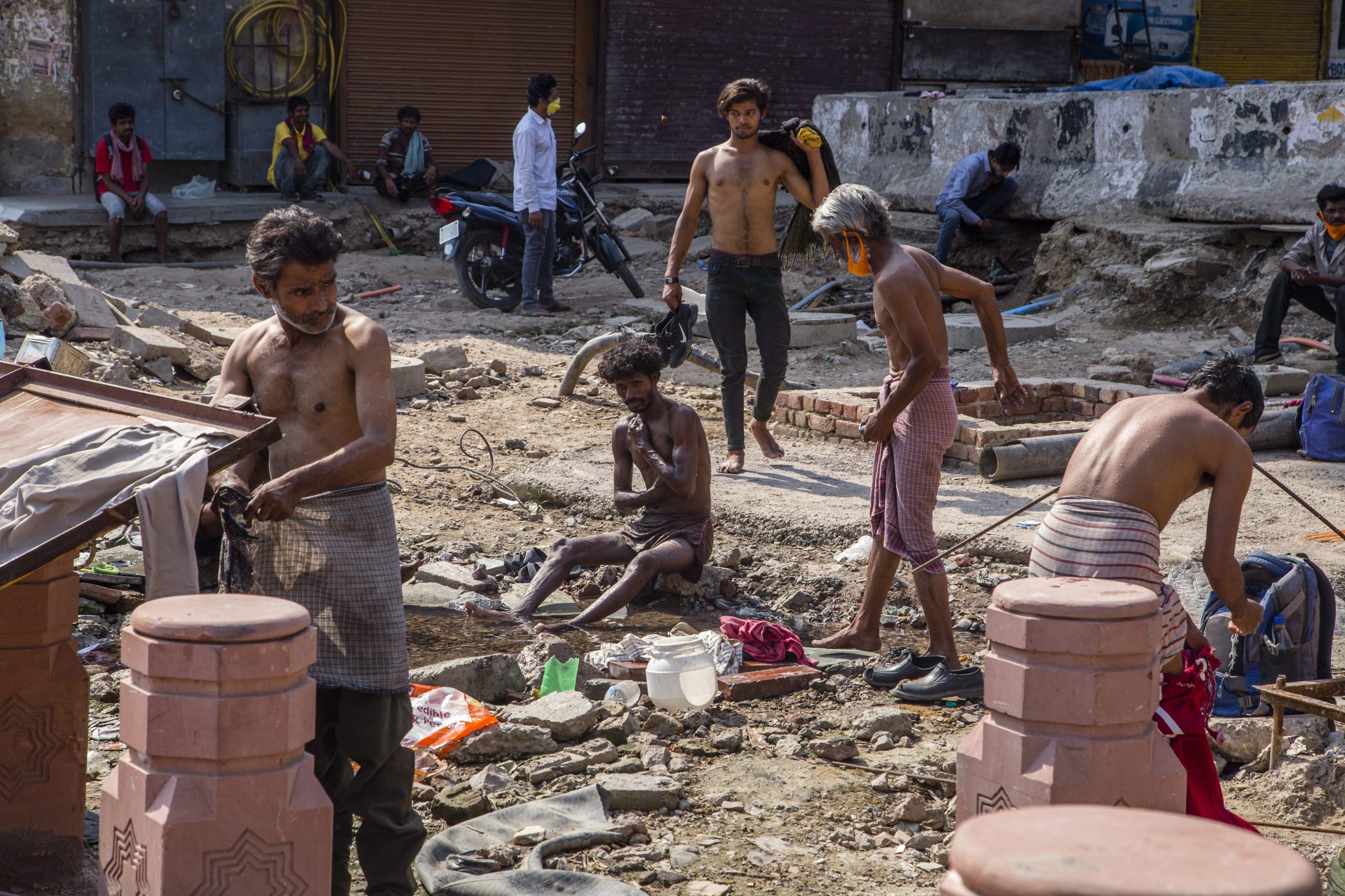 Scopri di più sull'articolo Estate 2023, ondate di calore e caldo estremo per 2 giorni in India: morte quasi 100 persone