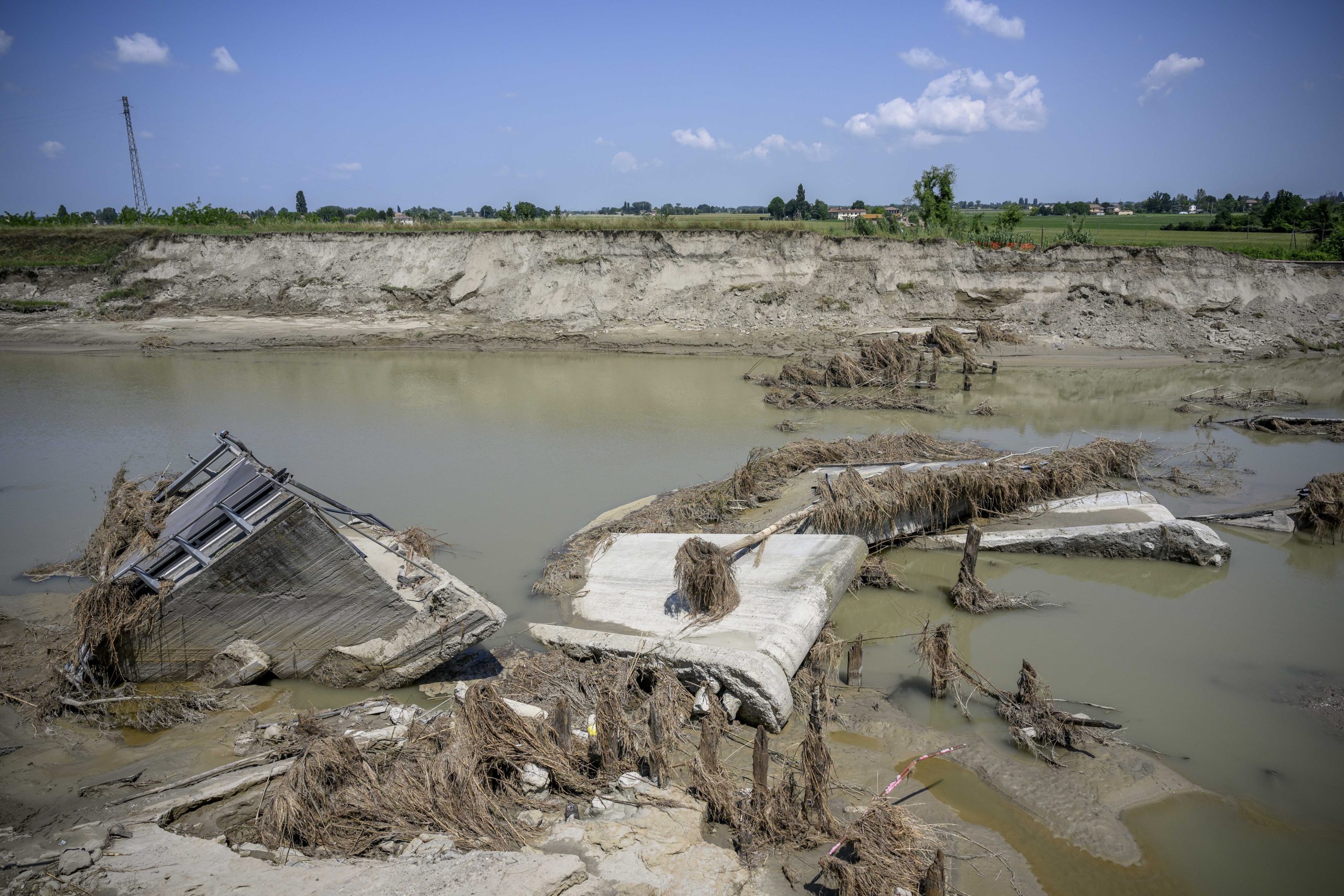 Scopri di più sull'articolo Arpae consente la partenza della stagione balneare in Emilia-Romagna, ottimisti Santanché e Bonaccini