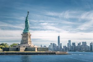 Scopri di più sull'articolo Il cielo di New York diventa arancione per via degli incendi in Canada: le incredibili immagini