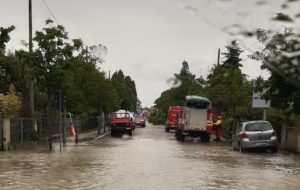 Scopri di più sull'articolo Dopo l’alluvione, emergenza rifiuti in Emilia-Romagna: dalla Toscana operatori e mezzi