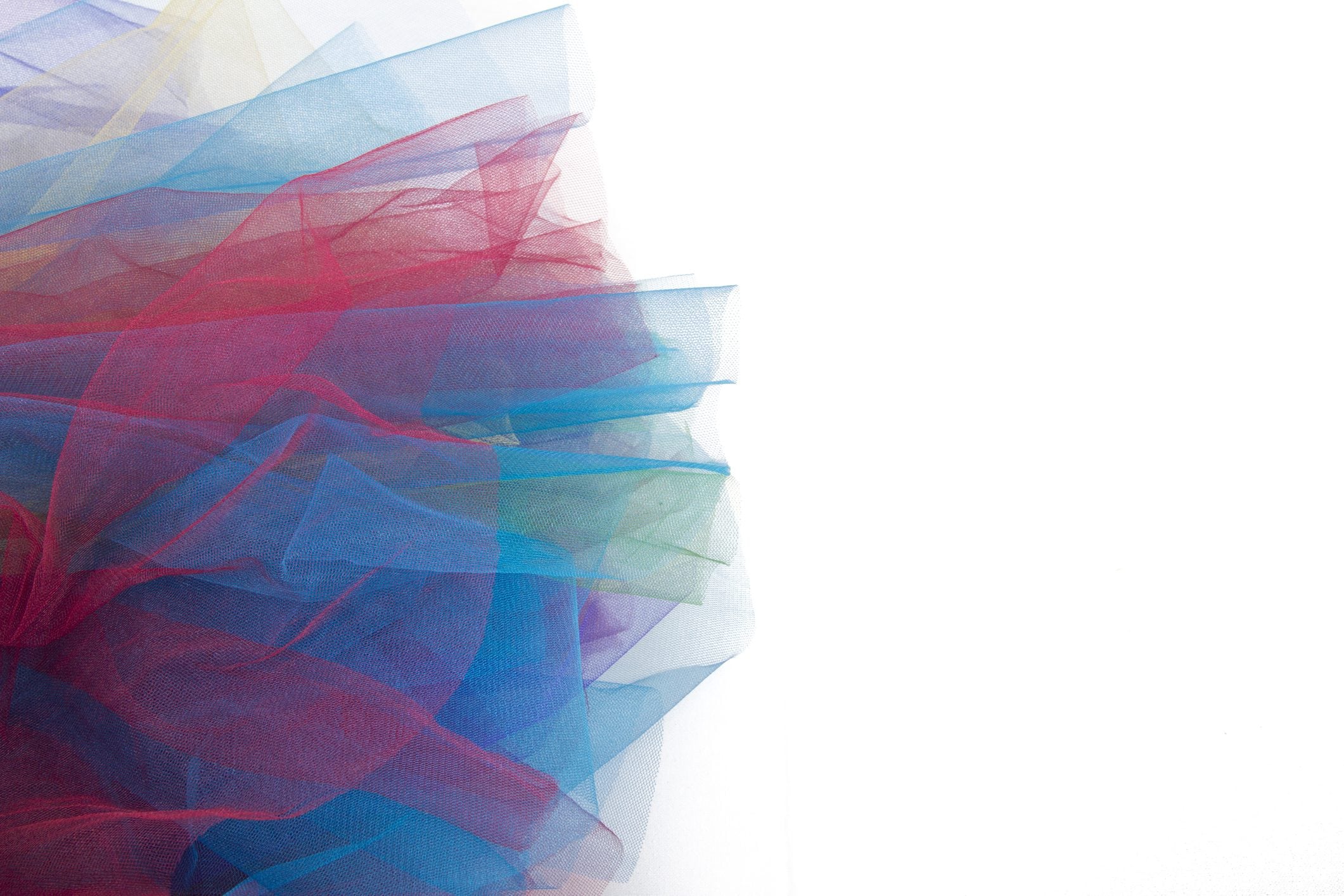 Scopri di più sull'articolo Come riciclare il tulle in modo creativo: crea dei fermacoda per le bimbe
