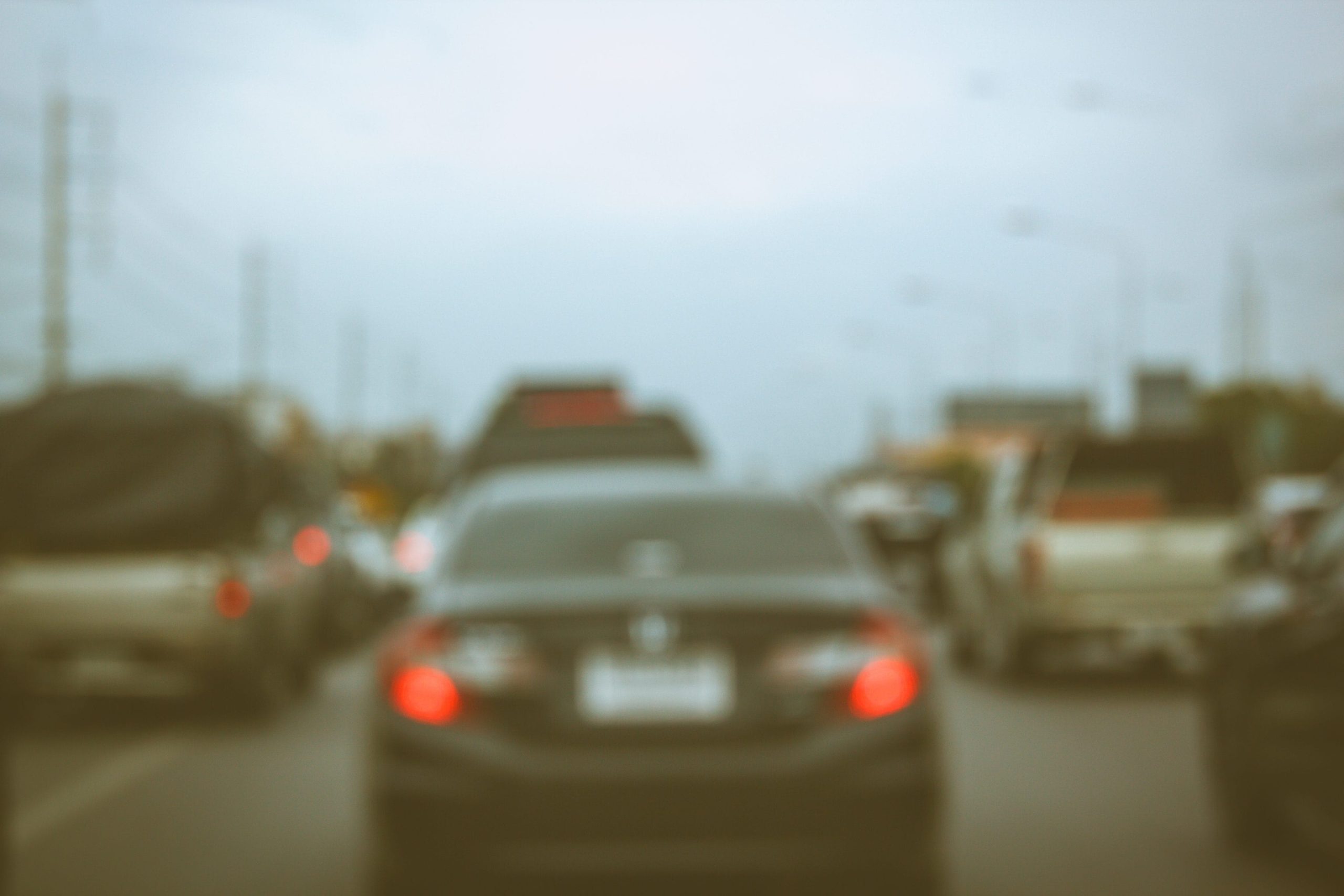 Scopri di più sull'articolo A quale velocità l’auto consuma meno emissioni e carburante? I consigli ecosostenibili