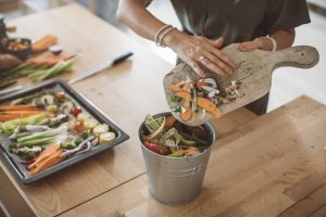 Scopri di più sull'articolo Quali sono gli alimenti che sprechiamo di più? Al primo posto c’è la frutta