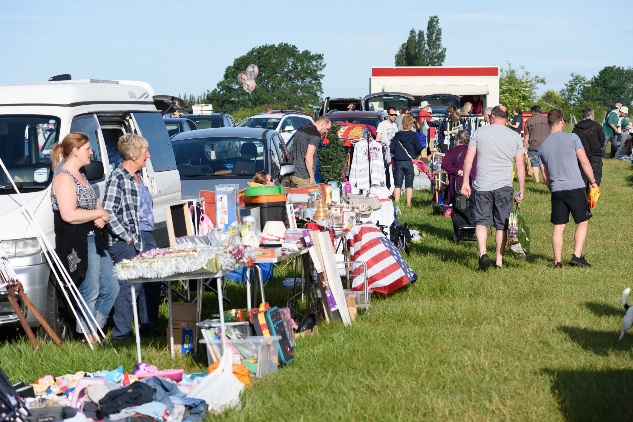 Scopri di più sull'articolo Sai cosa sono i car boot sale? Ecco la tradizione inglese da cui prendere spunto
