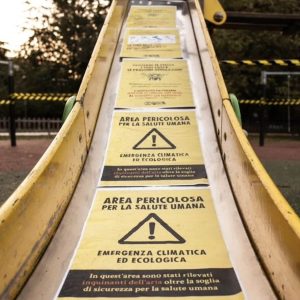 Scopri di più sull'articolo Milano, parchi giochi chiusi per inquinamento. I motivi della protesta ambientalista