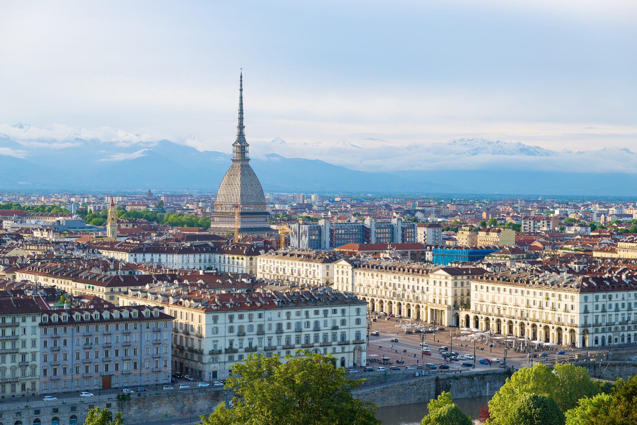 Scopri di più sull'articolo Torino alle prese con continui blackout a causa del caldo: in Italia iniziamo a usare i materiali del Nord Africa