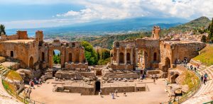 Scopri di più sull'articolo Il Parco Acheologico Naxos-Taormina diventa accessibile a tutti: finalmente abbattute le barriere architettoniche e cognitive