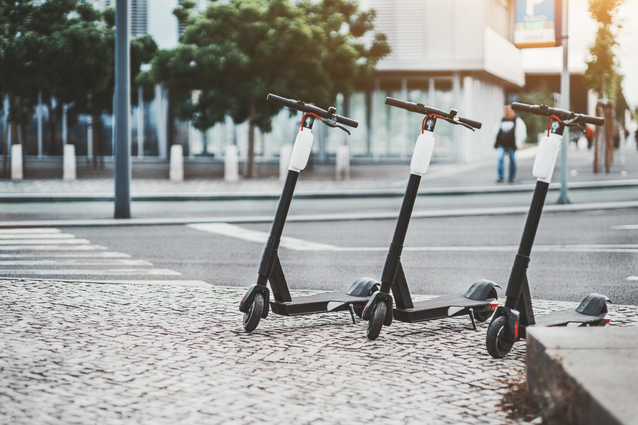 Scopri di più sull'articolo Per i monopattini elettrici sarà obbligatoria la RCA: così la mobilità sostenibile diventa più sicura