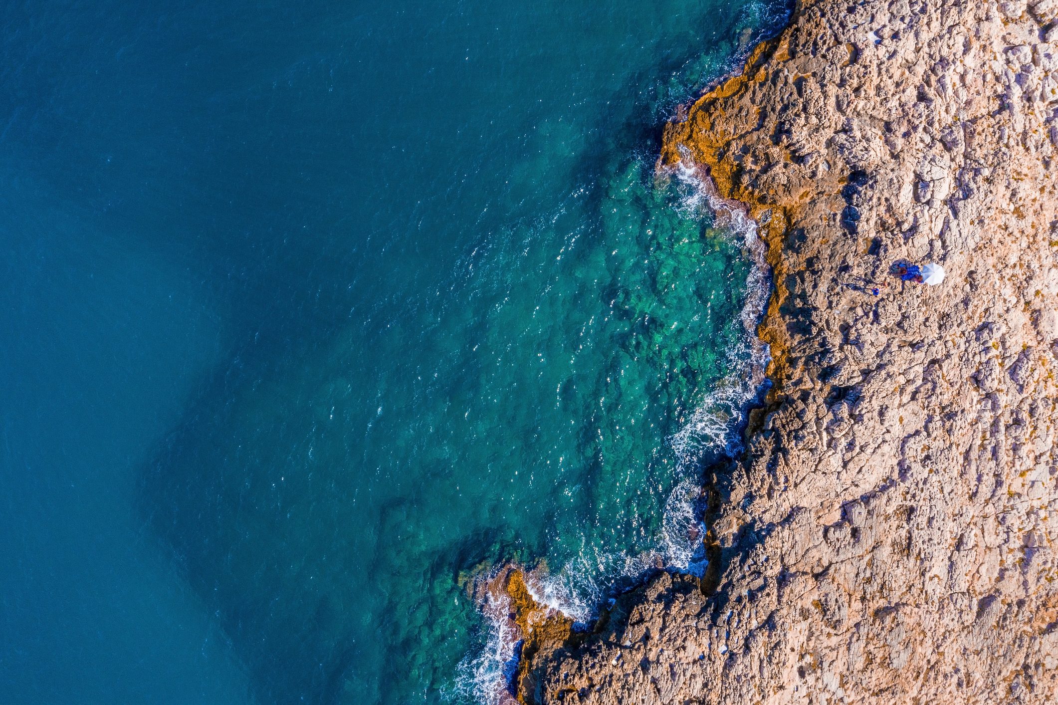Scopri di più sull'articolo L’Isolotto biodegradabile di Angelo Renna sta galleggiando nel Mediterraneo