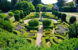 Scopri di più sull'articolo Non solo all’inglese: il giardino all’italiana è geometrico, elegante e preciso