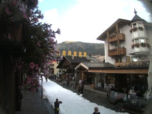 Scopri di più sull'articolo Gara di fondo a Livigno e la tecnica dello snowfarming: abbiamo bisogno di conservare la neve per gli eventi sportivi?