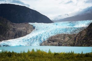Scopri di più sull'articolo La capitale dell’Alaska è alle prese con un’inondazione record causata dallo scioglimento del ghiacciaio Mendenhall
