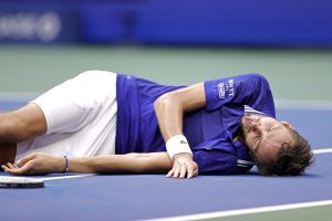 Scopri di più sull'articolo US Open, Medvedev lancia l’allarme sul caldo record a settembre: “Un giocatore morirà e loro lo vedranno”
