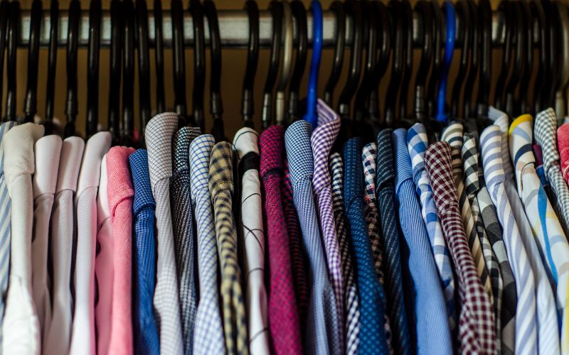 Scopri di più sull'articolo Diario di un guardaroba: quanti abiti possediamo e quanti realmente ne utilizziamo