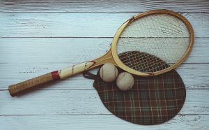 Scopri di più sull'articolo Questa vecchia racchetta da tennis è una perfetta cornice per foto