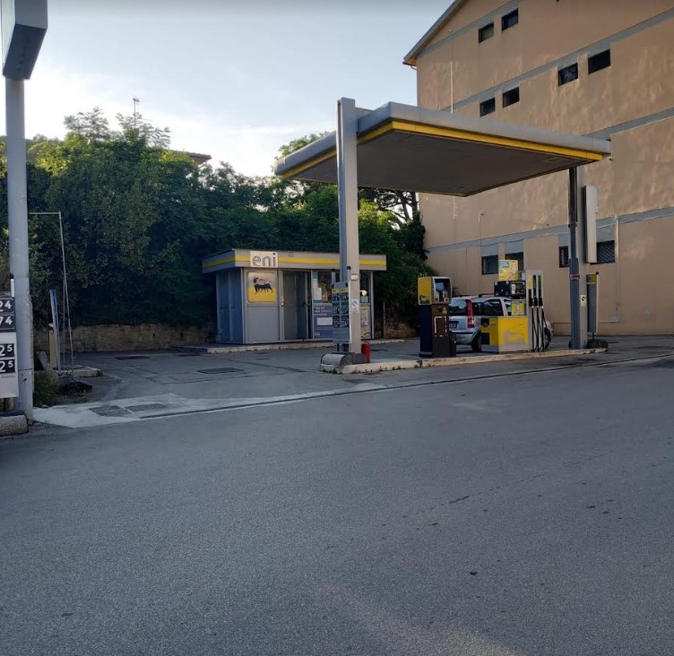 Scopri di più sull'articolo Esalazioni di carburante e presenza di amianto a Portoferraio, Legambiente chiede di intervenire