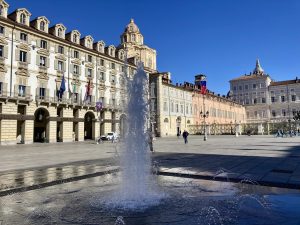 Scopri di più sull'articolo A Torino 49 fontane sono state trasformate in fioriere per motivi di sostenibilità