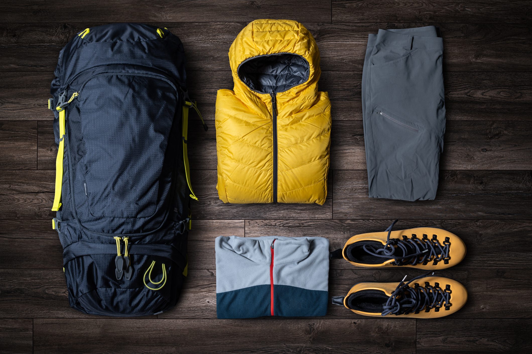 Scopri di più sull'articolo Trekking starter pack: l’abbigliamento essenziale per iniziare a fare escursioni
