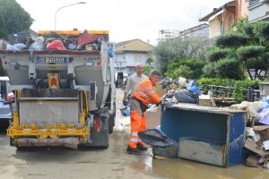 Scopri di più sull'articolo Alluvione in Toscana, ecco le soluzioni disponibili per liberarsi gratis di fanghi e rifiuti