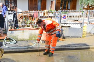 Scopri di più sull'articolo Alluvione in Toscana, da Publiacqua le squadre operative per la raccolta fanghi dalle case