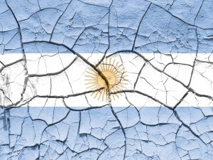 Scopri di più sull'articolo Javier Milei, il neo presidente dell’Argentina che brandisce motoseghe e nega il cambiamento climatico
