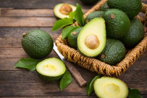 Scopri di più sull'articolo Come far germogliare un seme di avocado: tutte le fasi da seguire