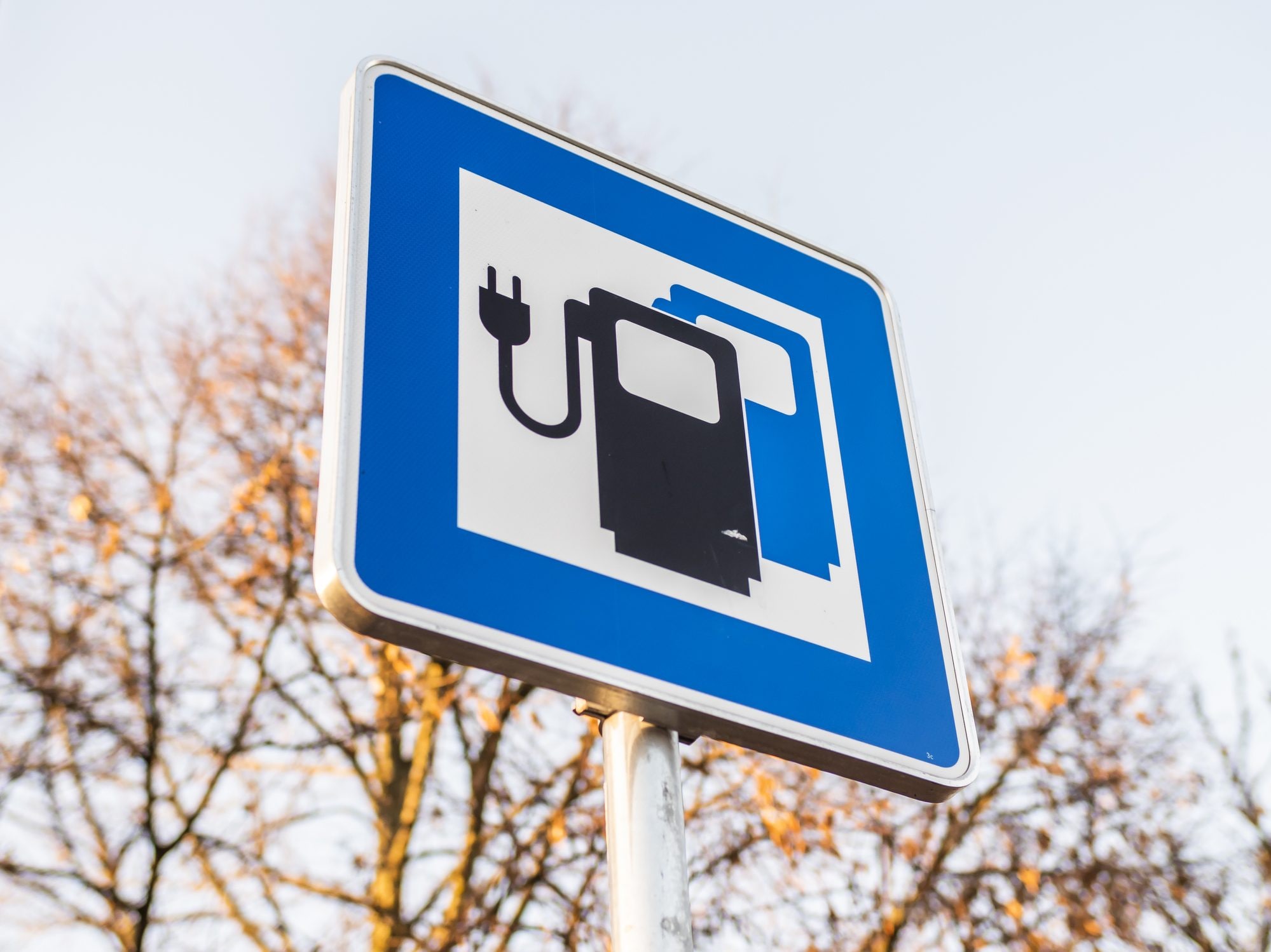 Scopri di più sull'articolo C’è la mappa completa che ti dice dove sono le colonnine di ricarica per auto elettriche