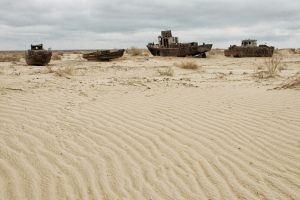 Scopri di più sull'articolo Il Lago d’Aral, il prima e dopo del disastro ambientale: ora è il “il deserto più giovane del mondo”