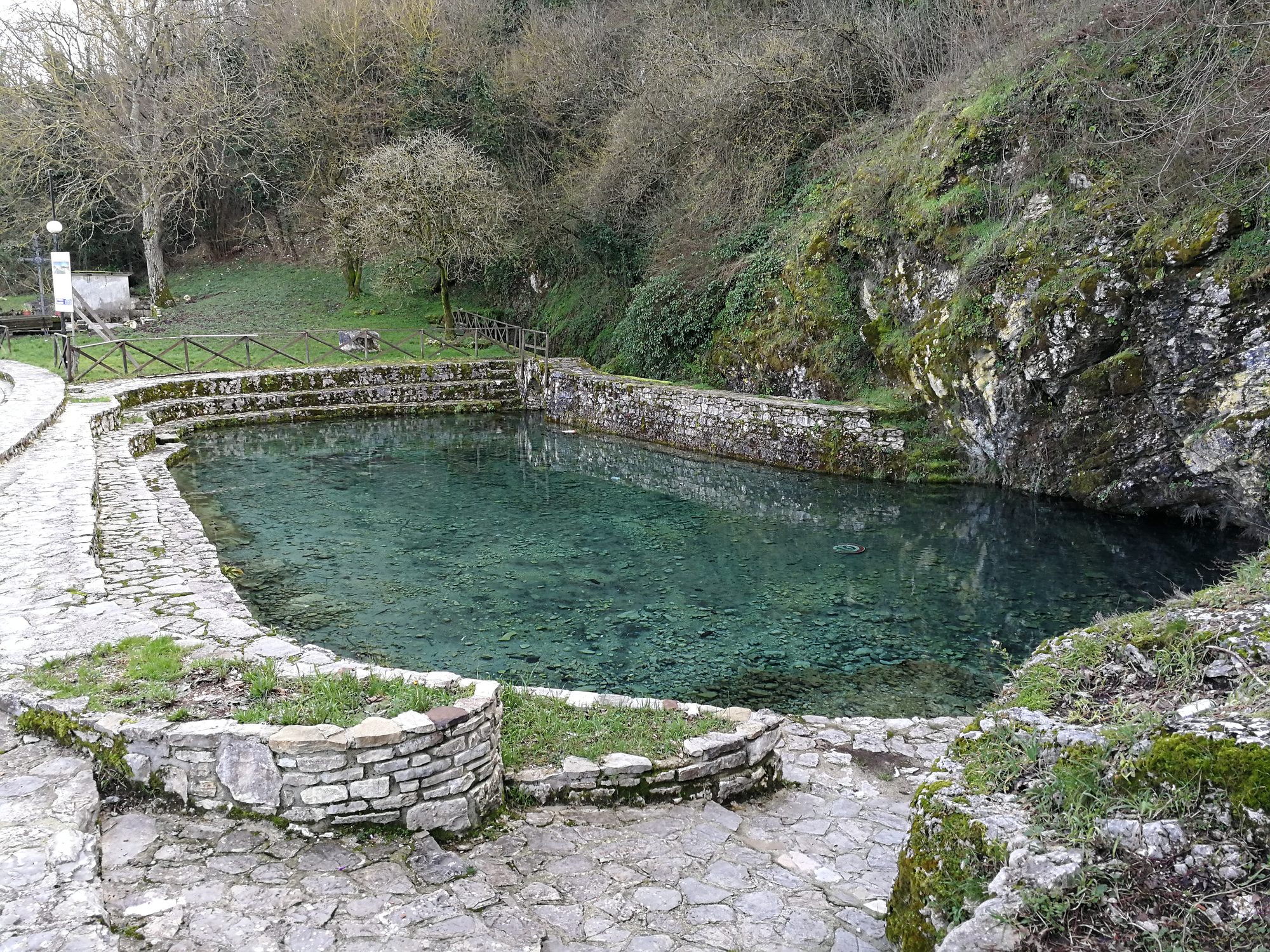 Scopri di più sull'articolo Dove si trovano le antiche terme libere di Ficoncella, apprezzate anche dall’imperatore Traiano