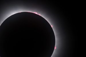 Scopri di più sull'articolo Le immagini più spettacolari dell’eclissi solare totale dell’8 aprile 2024: la più lunga dell’ultimo secolo