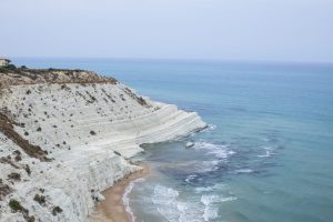 Scopri di più sull'articolo La Scala dei Turchi è nella lista dei 100 geositi più importanti del mondo: ma come si è formata questa meraviglia naturale