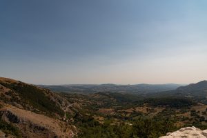 Scopri di più sull'articolo I 5 migliori sentieri di trekking in Molise: passeggiate ed escursioni adatte a tutti i livelli