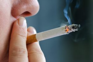 Scopri di più sull'articolo A Torino scatta il divieto di fumo all’aperto: ma in altre città ha funzionato?