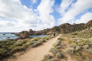 Scopri di più sull'articolo Trekking in Sardegna: i 6 percorsi migliori, dal Monte San Giovanni a Capo San Marco e Cala Goloritze