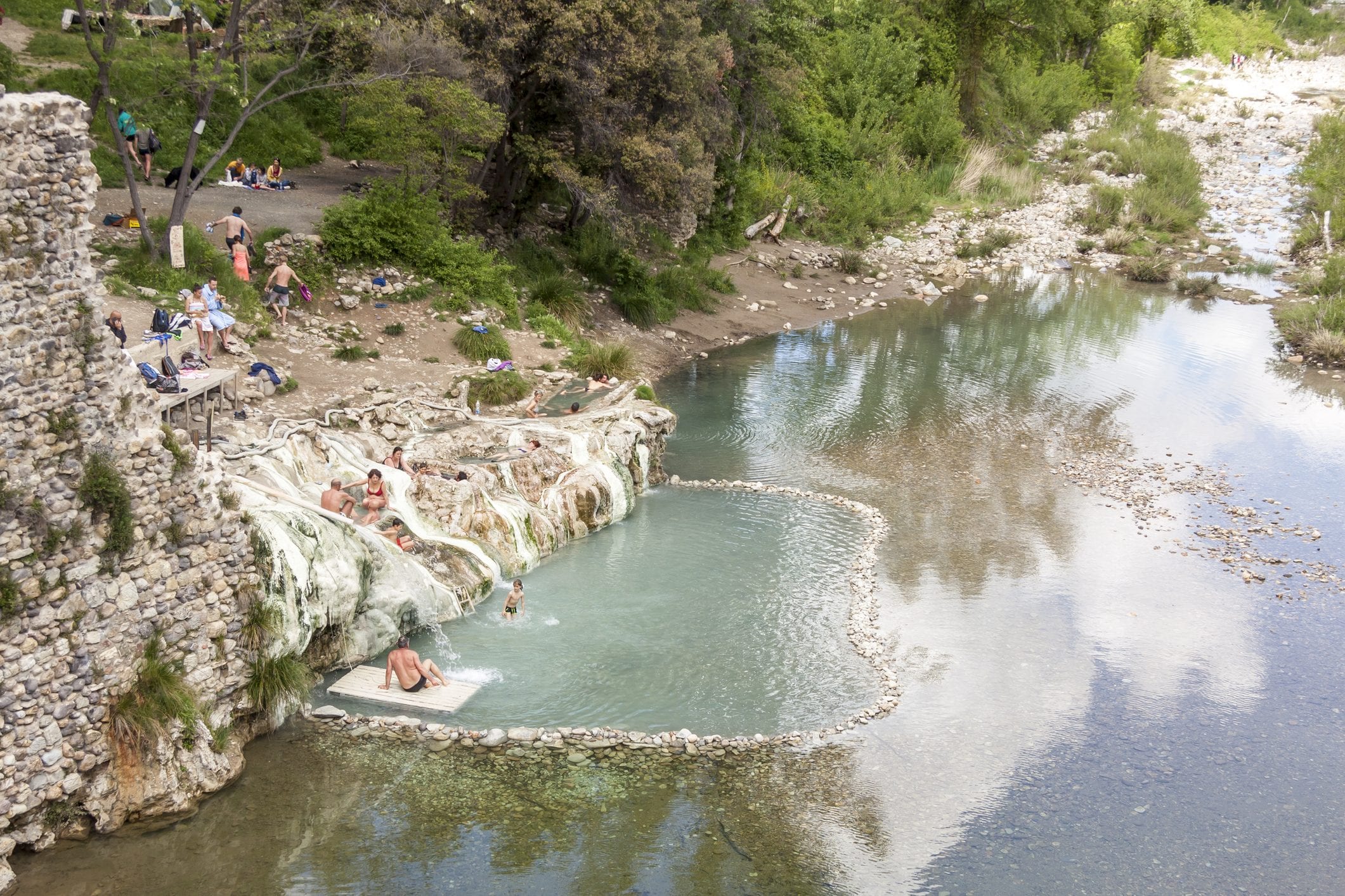 Scopri di più sull'articolo Dove si trovano i bagni termali di Petriolo, le terme libere apprezzate anche da Cicerone
