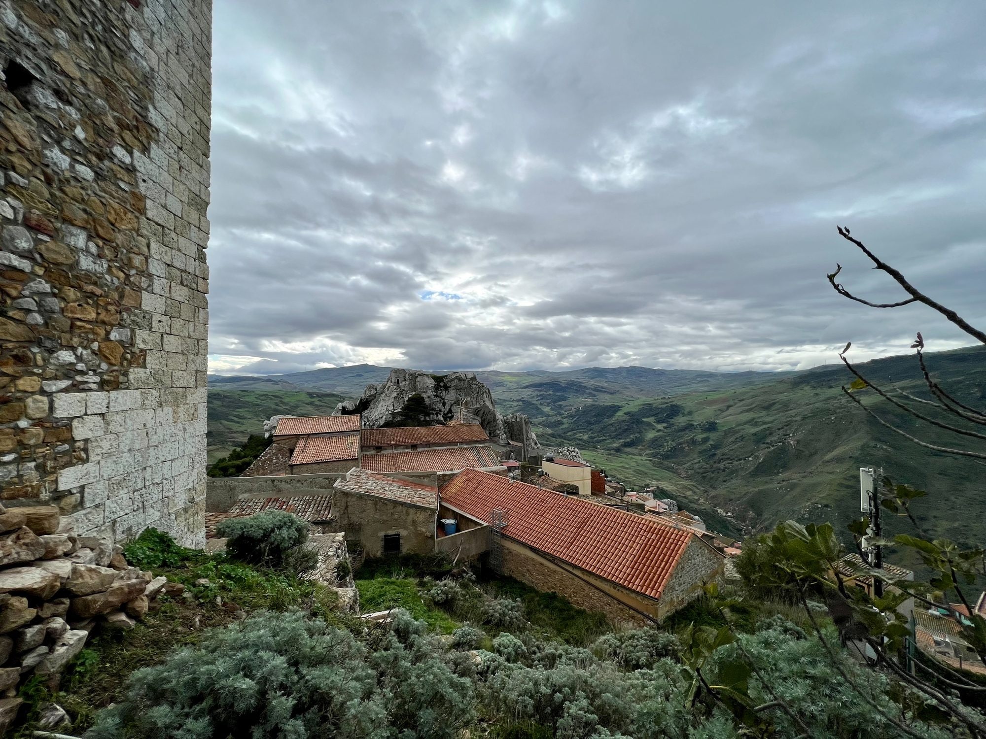 Scopri di più sull'articolo Come arrivare alle terme di Sclafani Bagni, il piccolo borgo sulle Madonie